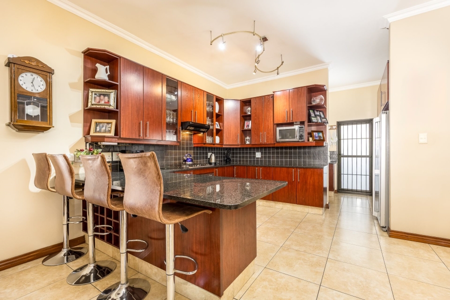 3 Bedroom Property for Sale in Zevenzicht Western Cape
